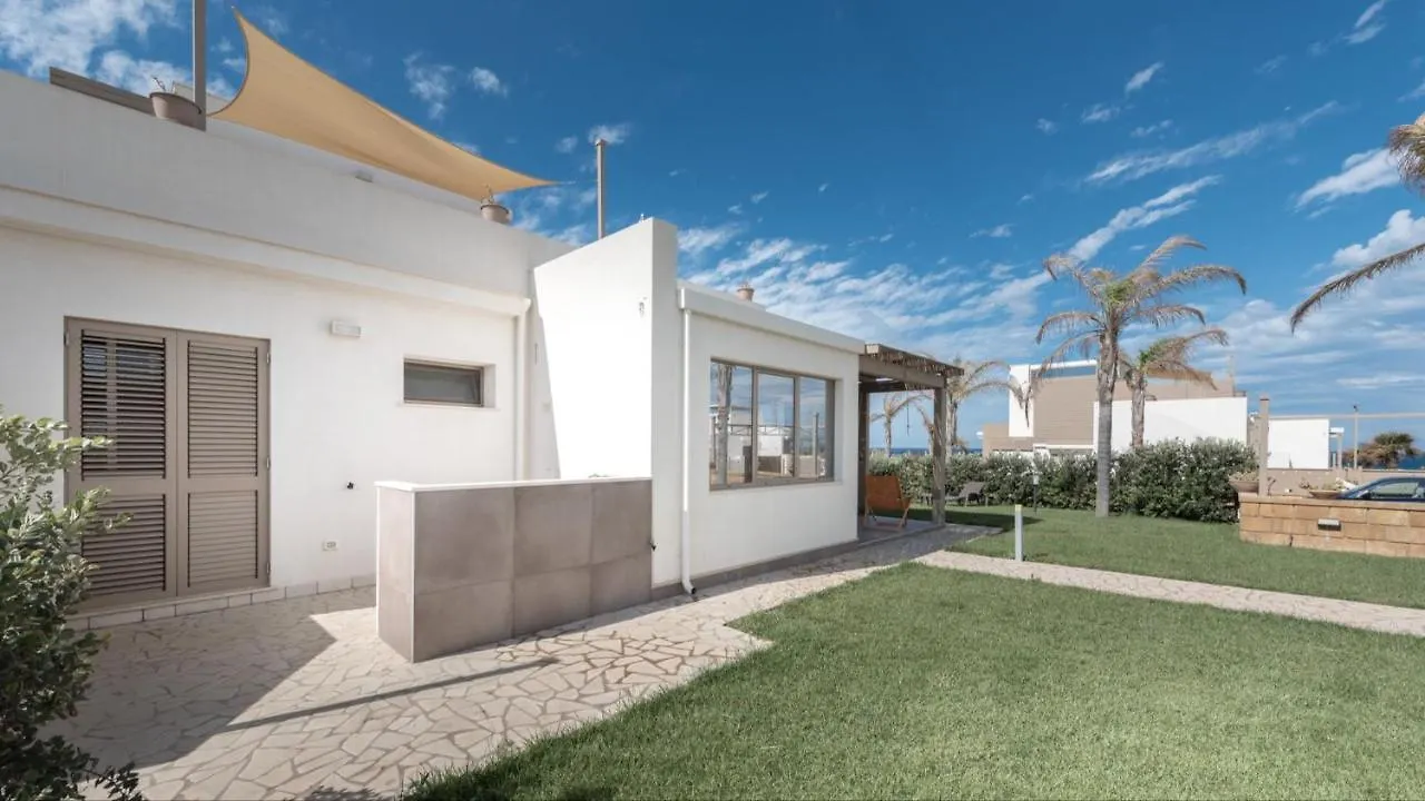 Arabel Villas レイタニ 0*,